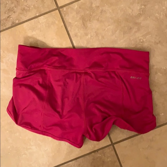 Pink nike shorts - Picture 2 of 2